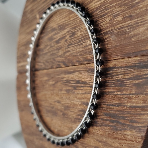 B0628 black dotted spacer bracelet bangle - Picture 1 of 2